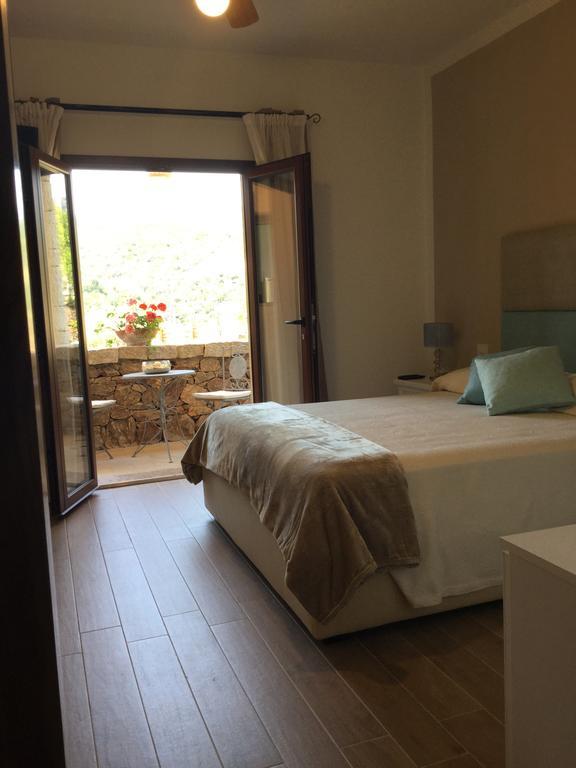Bed and Breakfast Il Giardino Di Daniela San Teodoro  Exterior foto