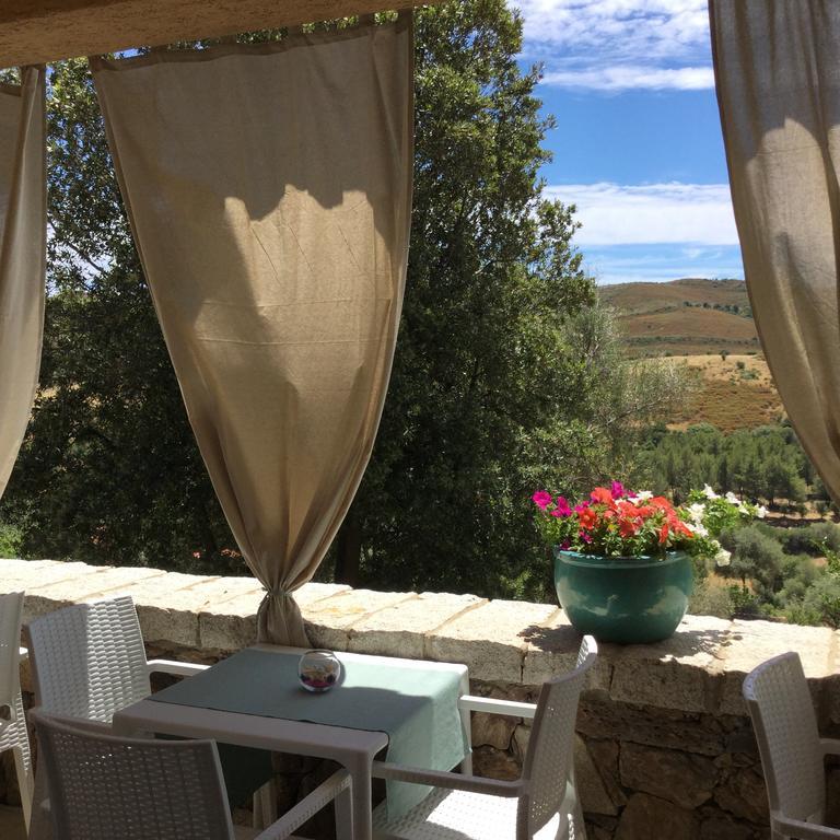 Bed and Breakfast Il Giardino Di Daniela San Teodoro  Exterior foto
